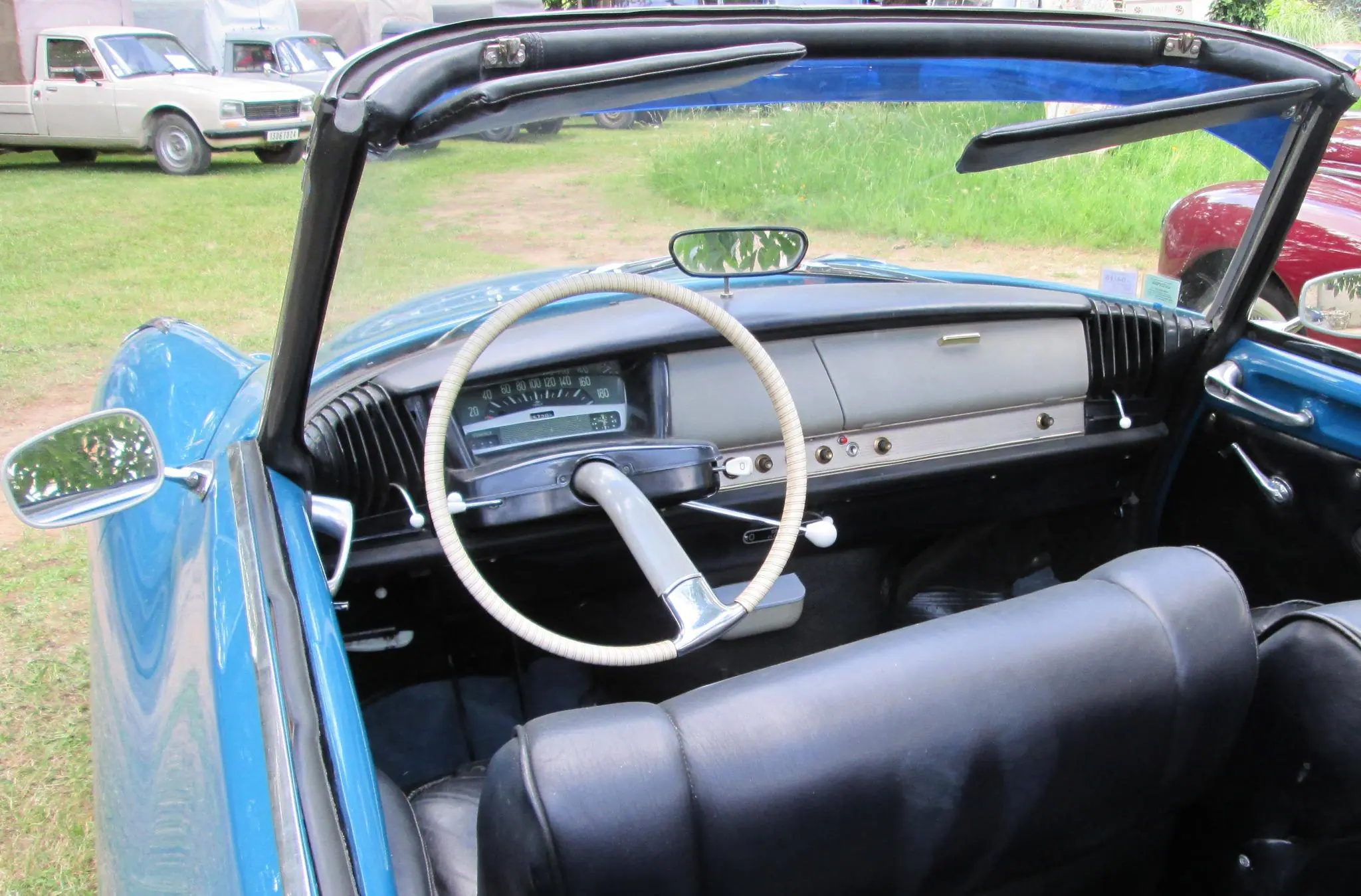 Kodėl Citroën DS turėjo vieno stipino vairą? Kokius privalumus ir trūkumus turi toks dizainas?