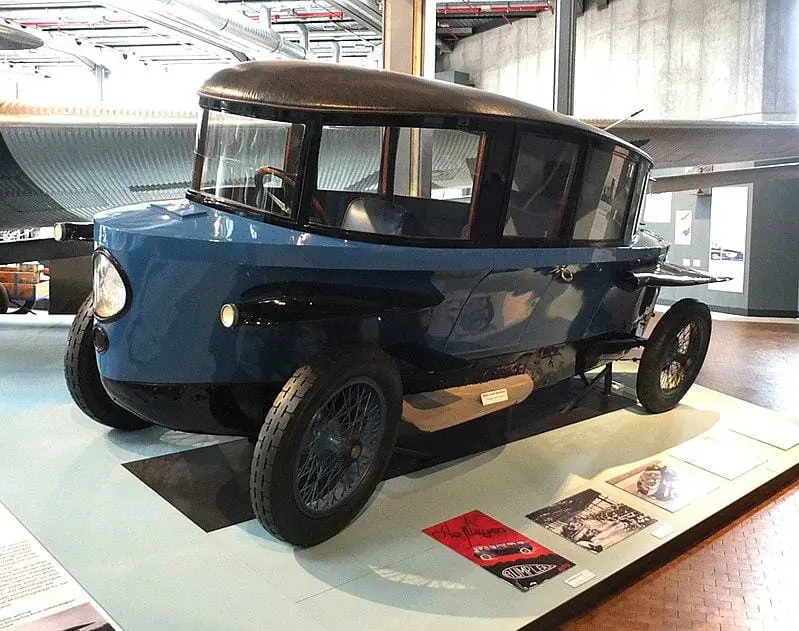 Rumpler Tropfenwagen – pirmasis automobilis su gerai apgalvota aerodinamika