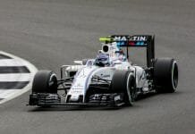 Kokį maksimalų greitį išvysto F1 automobiliai?