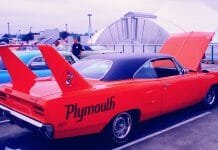 Kodėl Plymouth Superbird turi tokį juokingai aukštą spoilerį?