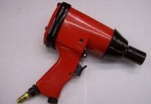 Kodėl chromuotų veržliarakčių negalima naudoti su smūginiais suktuvais?