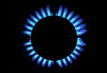 Koks kvapas įterpiamas į gamtines dujas?