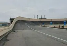 Turine yra prekybos centras su Fiat bandymų trasa ant stogo