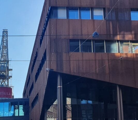 Kaip architektūroje naudojamas surūdijęs plienas nesupūva visiškai?