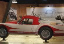 1954 metais Italijoje ant stogo buvo bandomas reaktyvinis automobilis