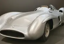 Vienintelis F1 laimėjęs bolidas su pridengtais ratais