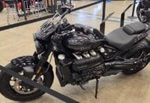 Koks didžiausias variklis montuotas serijinės gamybos motocikle?